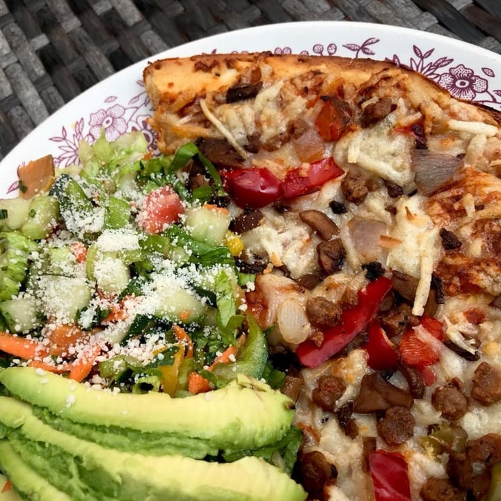 review photo of Daiya Supreme Pizza Sausage, Mushrooms & Bell Peppers shared by @daveganmexa on 01 Nov 2020 - review