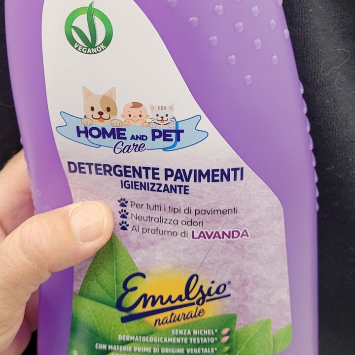 photo of Emulsio Detergente Pavimenti shared by @zizzivegan on  06 Dec 2021 - review