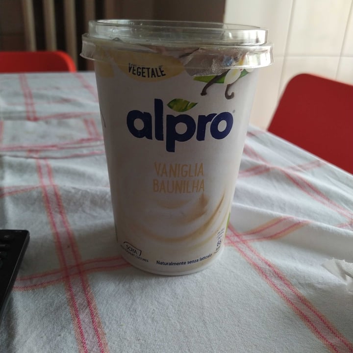 photo of Alpro Yogurt alla vaniglia shared by @tina5 on  09 May 2022 - review