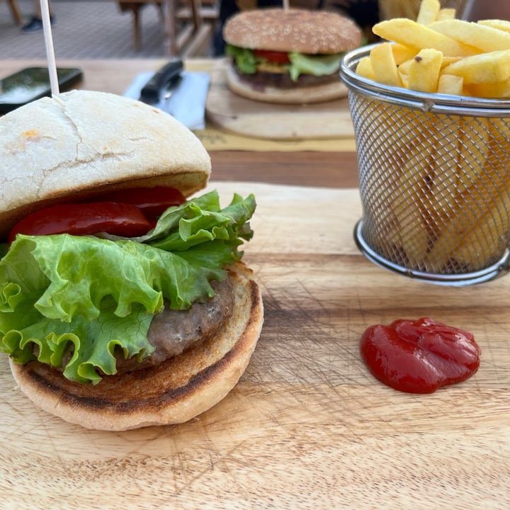 review photo of La Patata Pub Beer&Steakhouse Beyond Burger shared by @fede27 on 02 Jul 2022 - review