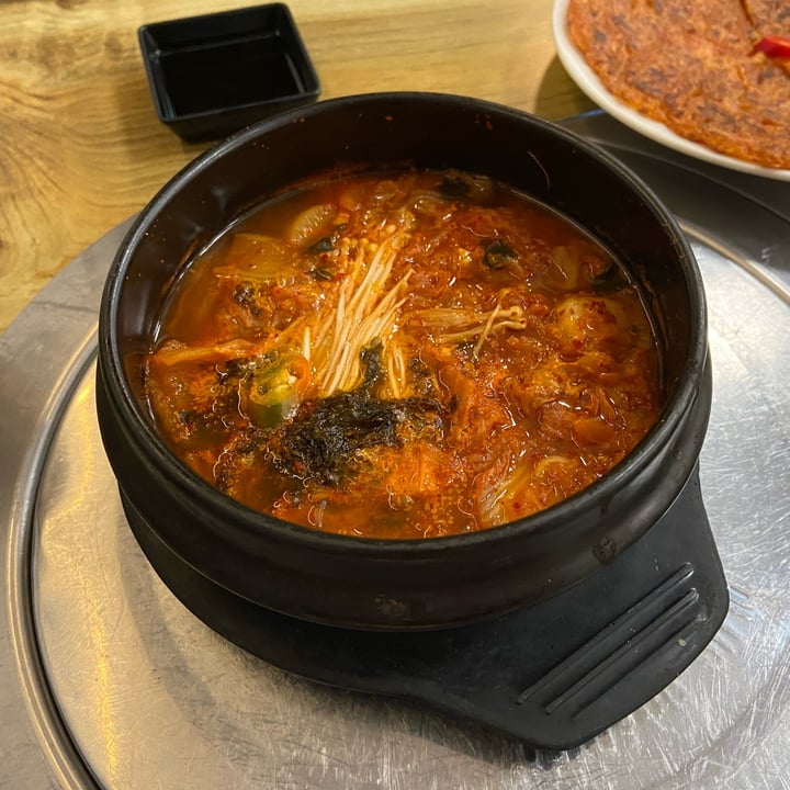 photo of The Boneless Kitchen Kimchi Jjigae (Spicy and Sour Kimchi Stew) shared by @dafnelately on  10 Apr 2022 - review