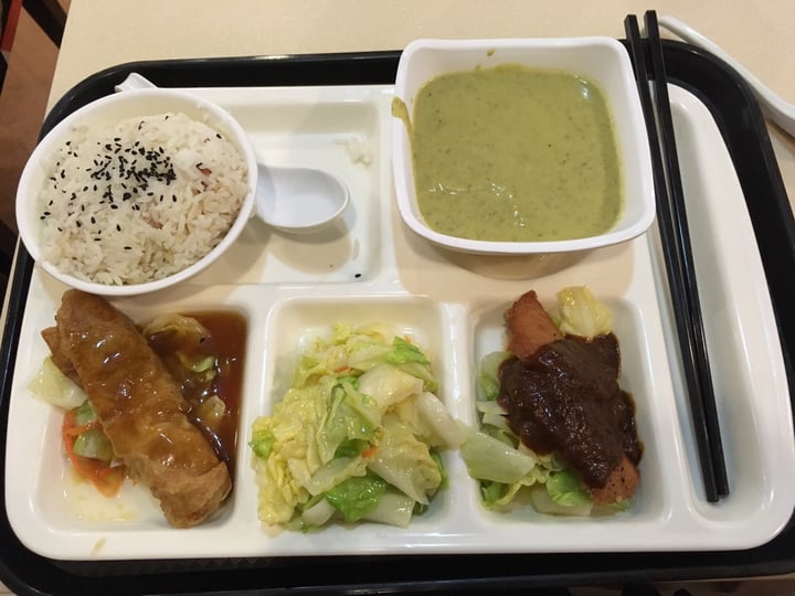 photo of 愛家 Loving Hut Lunch set shared by @lolendoll on  24 Apr 2019 - review