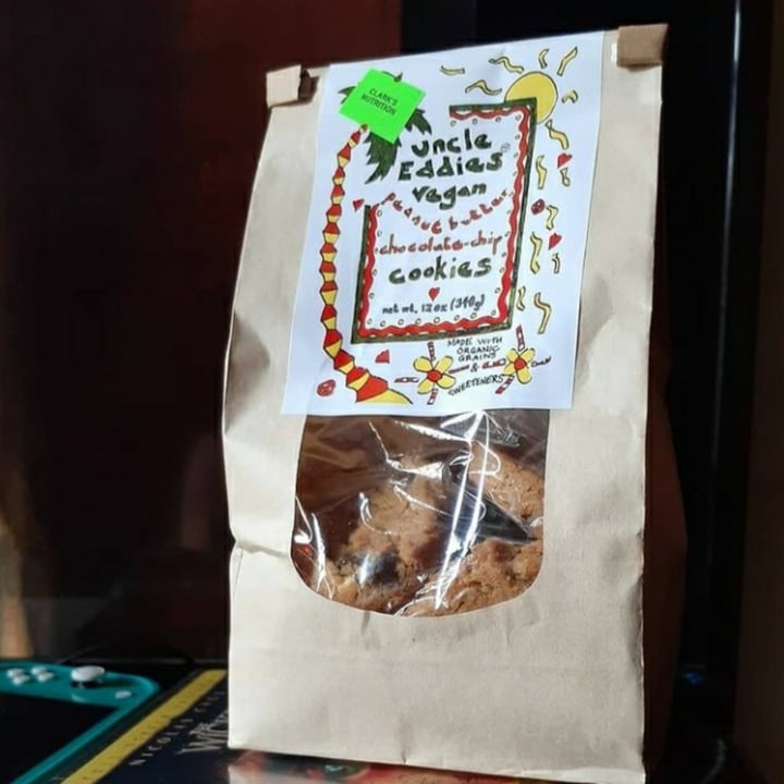 photo of Uncle Eddie’s Vegan Uncle Eddies vegan peanut butter chocolate chip cookies shared by @vgn81 on  19 Mar 2021 - review