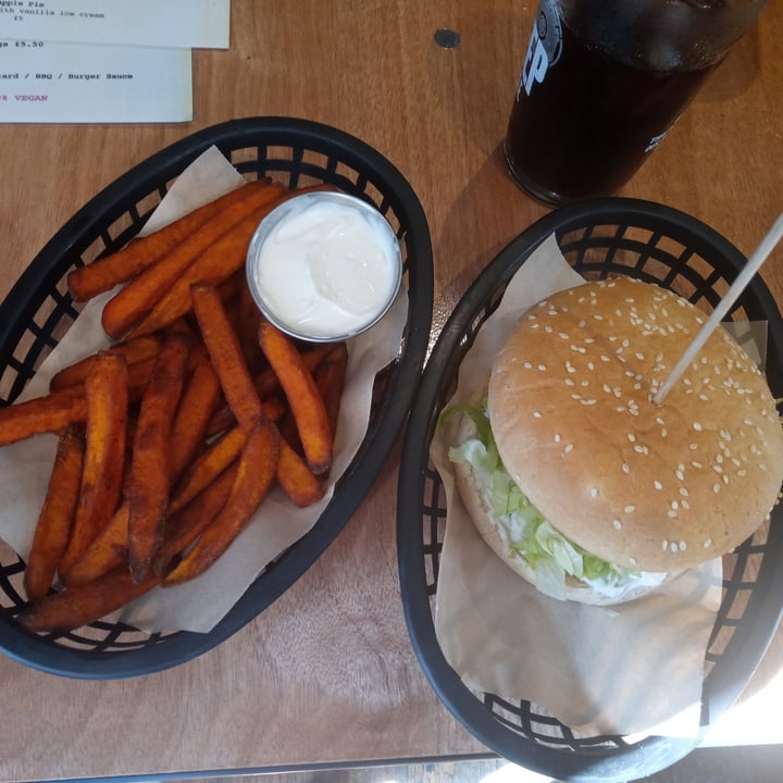 photo of The Pipeline Patty Smith Vegan Burger & Sweet Potato Fries shared by @jadag on  19 Jun 2021 - review