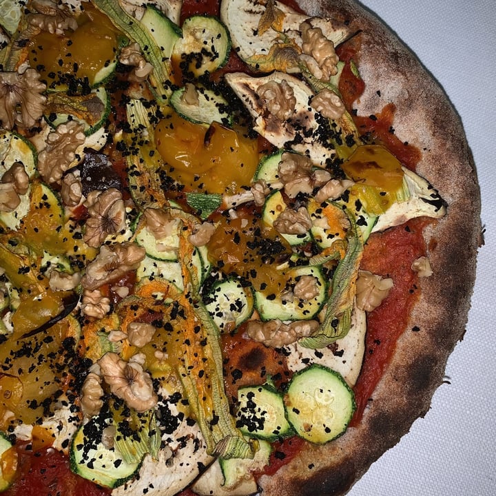 photo of Pizzeria Ristorante Enoteca Le Grazie Pizza vegana shared by @noexos on  25 Jul 2022 - review