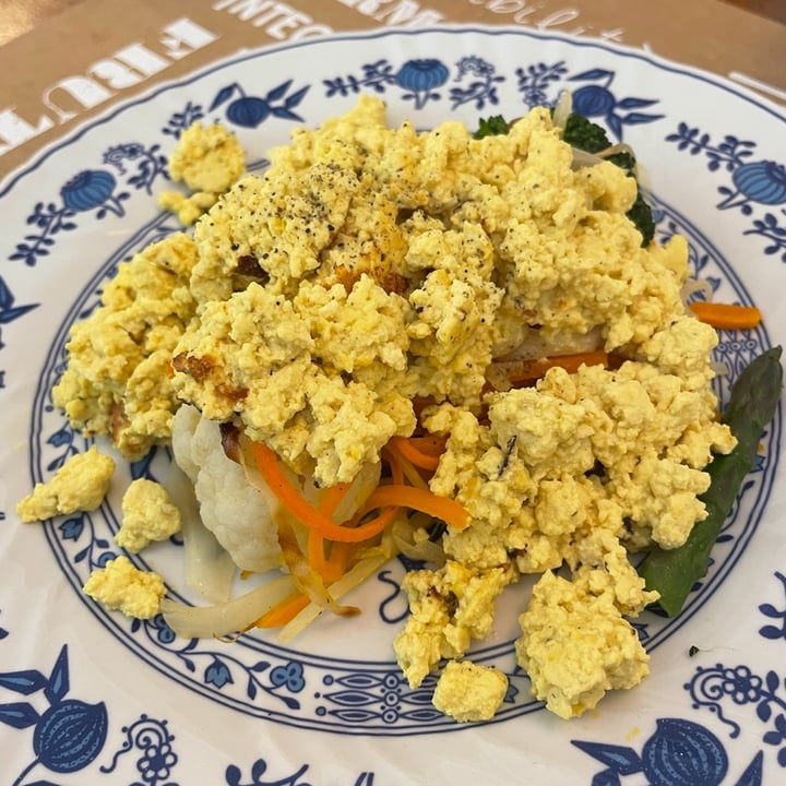 review photo of Sementis Tofu Strapazzato E Verdure Saltate shared by @silviagoggi on 26 Apr 2022 - review