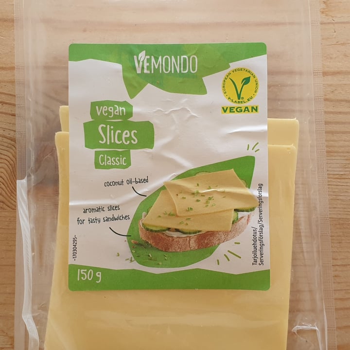 photo of Vemondo Vegan Slices Classic shared by @amanada on  11 Aug 2021 - review