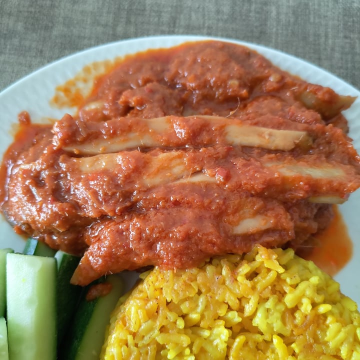 review photo of Frisky Goat Bakery Cafe Vegan Rendang Platter shared by @stevenneoh on 28 Jul 2021 - review