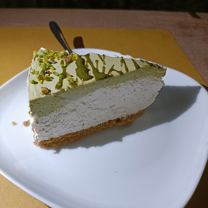 photo of Io Veg Cheesecake Al Pistacchio shared by @lunamariacrocco on  04 Jun 2022 - review