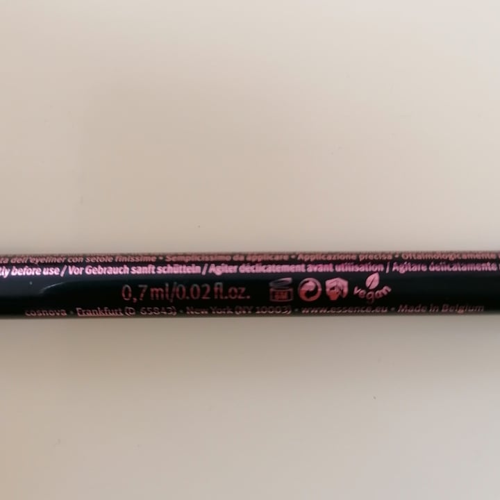 photo of Essence  Eyeliner easy shared by @giadacstllcc on  16 Apr 2022 - review