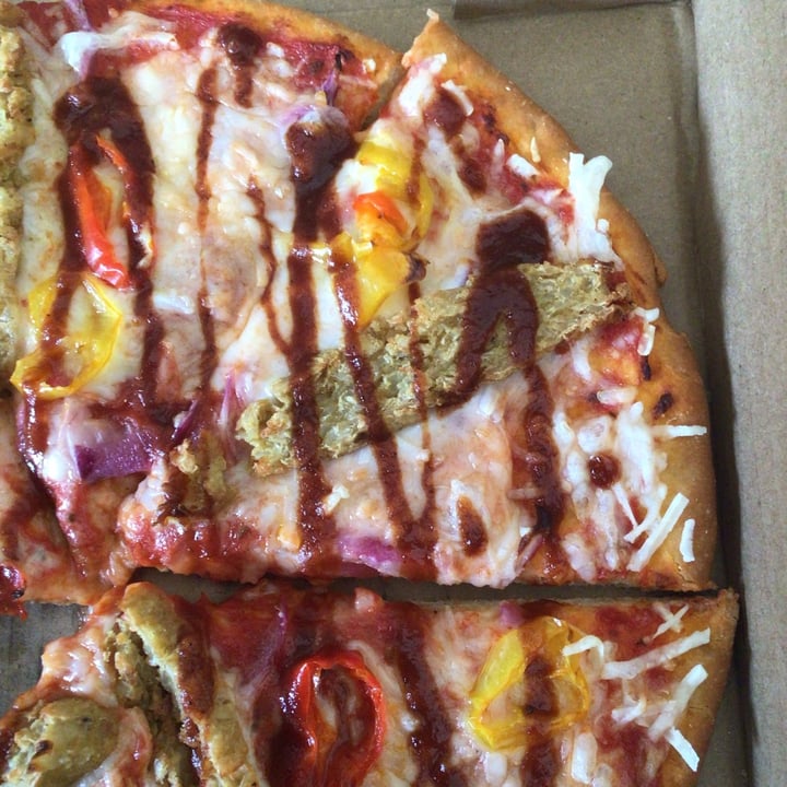 review photo of Sweet Beets Spicy chicken pizza shared by @newannebt on 30 Jun 2021 - review