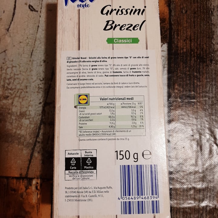 photo of Alpen fest style Grissini brezel shared by @ggiuly91 on  23 Mar 2022 - review
