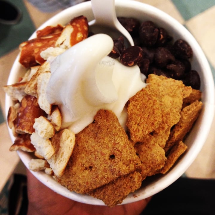 photo of Chloe's Soft Serve Fruit Co. Banana Soft Serve shared by @veganjewelsnyc on  04 Oct 2020 - review