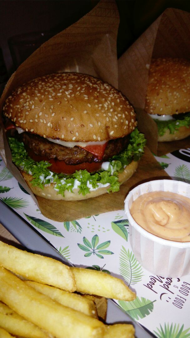 review photo of Khambú Hamburguesa Clásica shared by @flogisto on 07 Dec 2019 - review