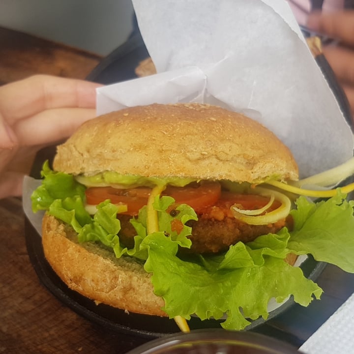 photo of La Madriguera, Alimentación Consciente Vegan burger shared by @catacc on  08 Jul 2021 - review