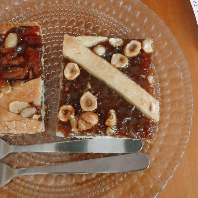Photo of the dish “Crostata Fichi E Nocciole”
