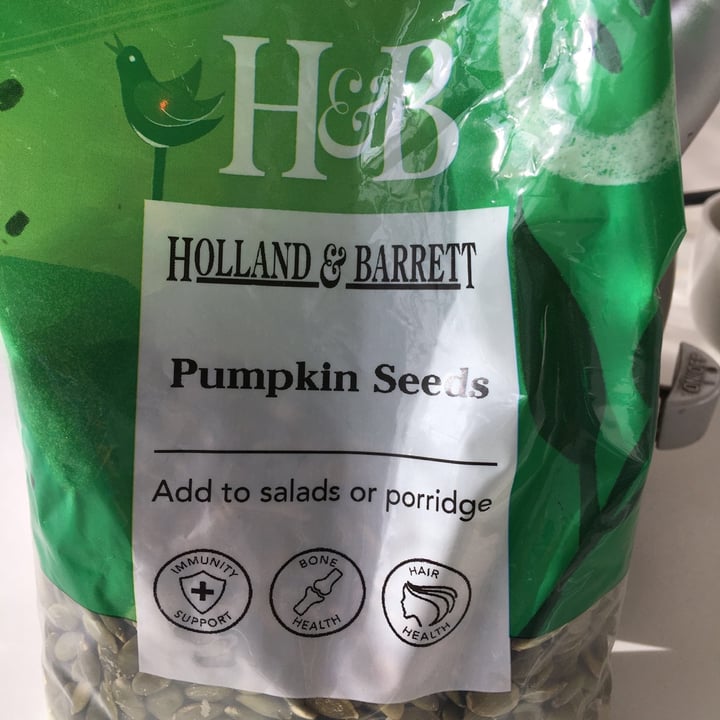 photo of Holland & Barrett Pumpkin seeds shared by @sandralondon on  21 Sep 2021 - review