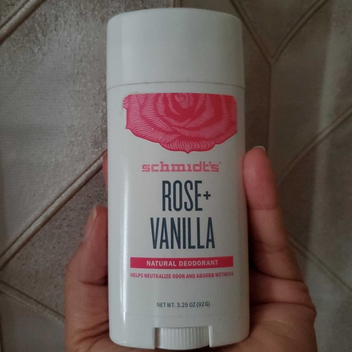 photo of Schmidt's Rose + Vanilla Deodorant stick shared by @eriluc on  27 Jun 2021 - review