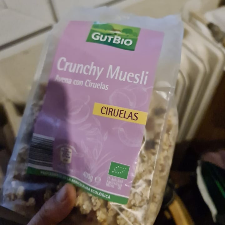 review photo of GutBio Crunchy Muesli Ciruelas shared by @consuscosas on 01 Mar 2021 - review