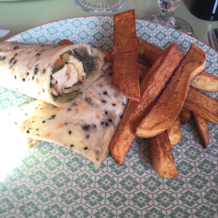photo of Berry Bistro Green Wrap shared by @catimarquina7 on  29 Sep 2021 - review