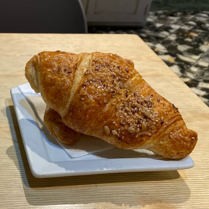 review photo of Shake Café Brioche Vuota shared by @angiimerlo on 20 Aug 2022 - review