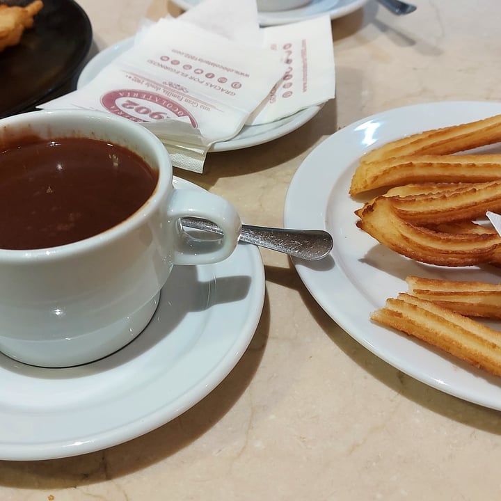 photo of Chocolatería 1902 Churros con Chocolate Vegano shared by @glioffi on  04 Jan 2022 - review