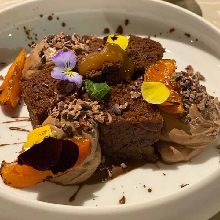 photo of Linfa Milano - Eat Different Sacher scomposta shared by @animalionline on  06 Jun 2021 - review