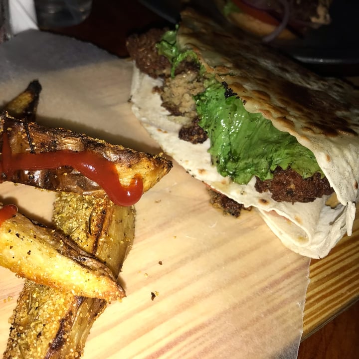 review photo of Jagüel Cerveza Artesanal Shawarma vegano shared by @vickysirianni on 31 Jan 2022 - review
