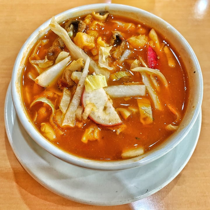 photo of Vegetariano Pozole de champiñones shared by @shakitz on  26 Oct 2021 - review