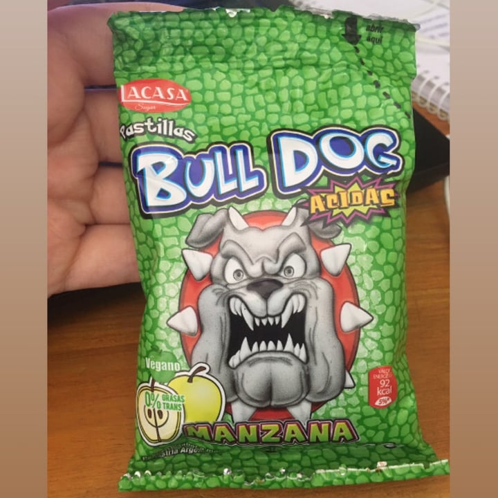 photo of Lacasa Bull Dog sabor Manzana shared by @palomatrolio on  09 Mar 2021 - review