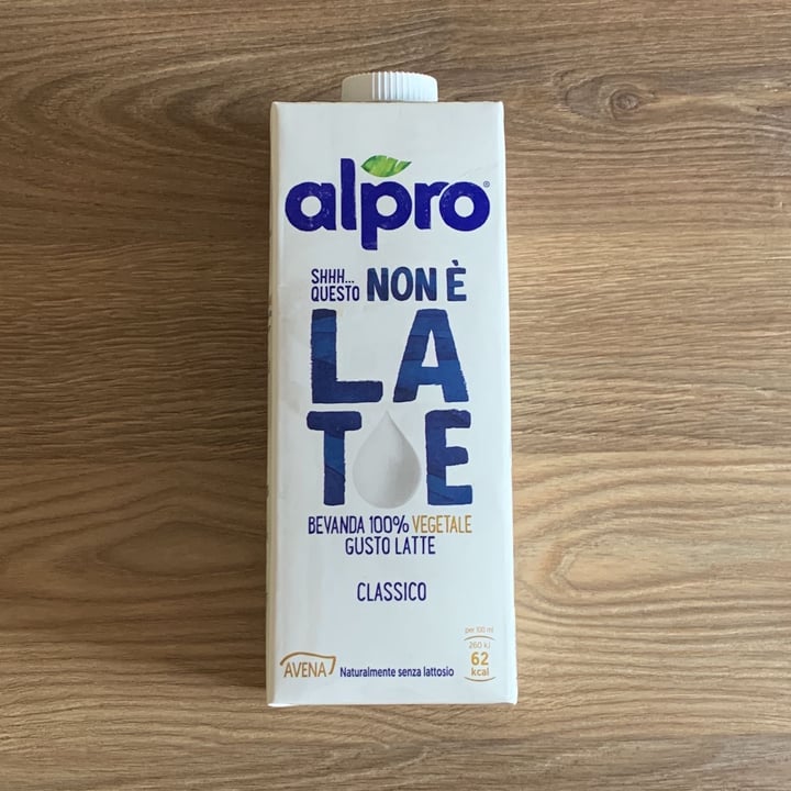 photo of Alpro This is Not Milk Classic Questo Non è Late Classico shared by @jessicabrunelli on  18 Jun 2022 - review