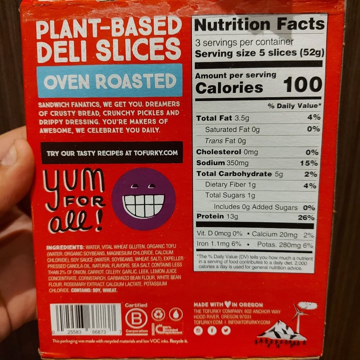 photo of Tofurky Plant Based Deli Slices Oven Roasted shared by @danielatb on  25 Oct 2020 - review