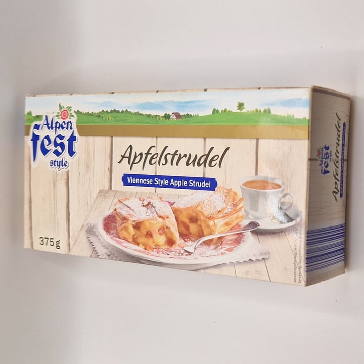 photo of Alpen fest style Apfelstrudel shared by @angememo on  19 Sep 2022 - review