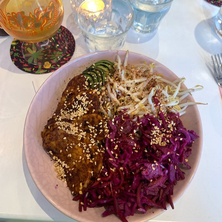 review photo of Deer Mama Vegan Mylk & Burger Bar Ramen Bowl shared by @tizianavegana on 07 Apr 2022 - review