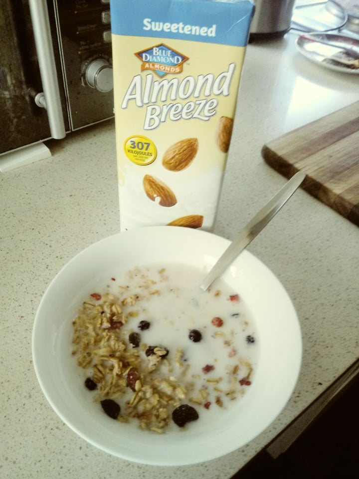 review photo of Blue Diamond Vanilla Almond Milk shared by @earthlove on 07 Jan 2020 - review
