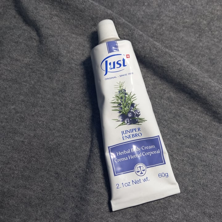 review photo of Just Crema corporal de enebro shared by @fedco on 12 Jul 2021 - review