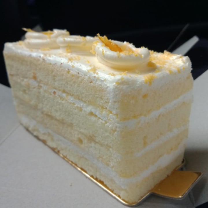 photo of M Bakery Yuzu Cake shared by @cheddarhamster on  05 Apr 2022 - review