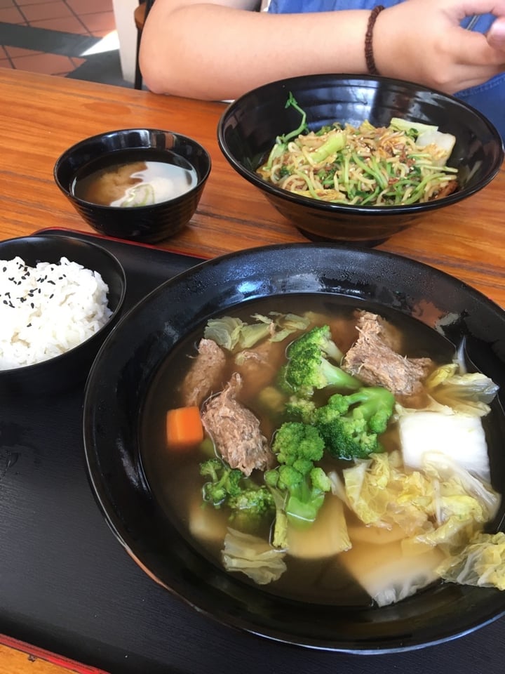 review photo of Vegan Bowl Herbal Soup shared by @pw on 08 Jan 2020 - review