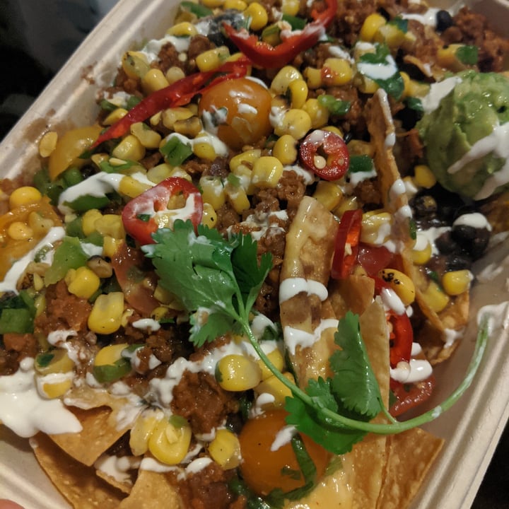 photo of Veggie Grill Mondo Nachos shared by @viviantothewu on  19 Sep 2020 - review