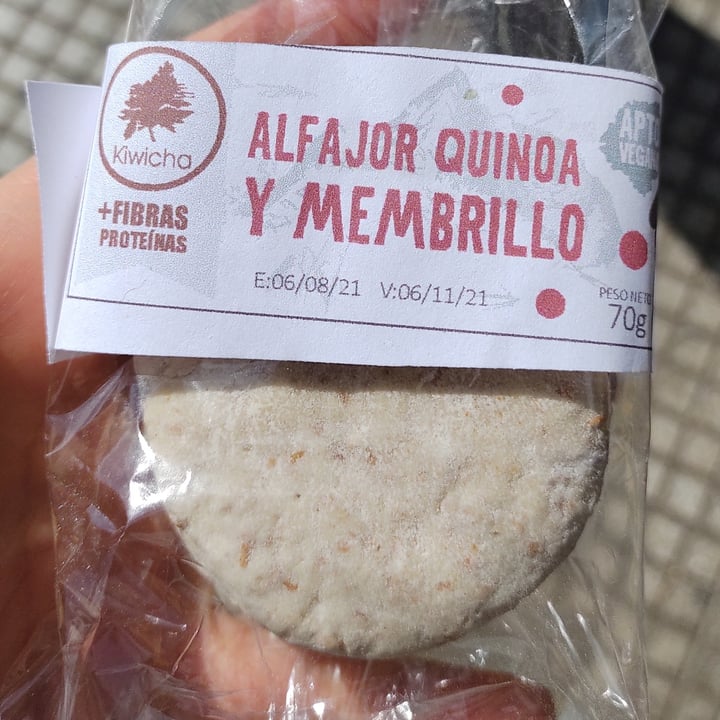 review photo of Kiwicha Alfajor de Quinoa y Membrillo shared by @victoriacobain on 28 Aug 2021 - review
