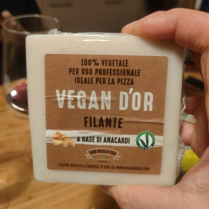 photo of Vegan d’or Formaggio filante shared by @tancredi on  14 Jan 2022 - review