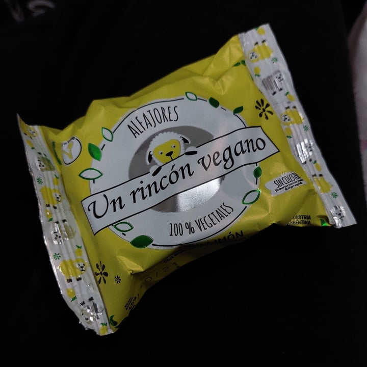 photo of Un Rincón Vegano Alfajor de Limón shared by @edgarfoviedo on  16 Sep 2021 - review