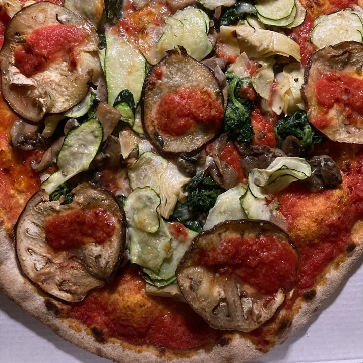 review photo of Pizzeria Piadineria Take Away - Asporto e Domicilio Pizza Verdure shared by @soleiljaune on 12 Nov 2022 - review