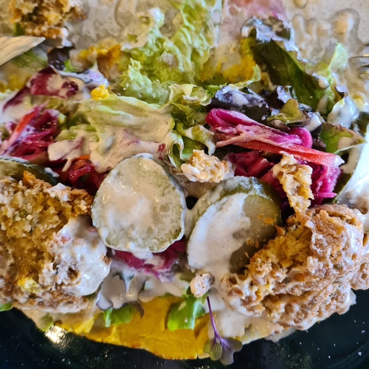 photo of Lexi's Healthy Eatery Shawarma-Style Falafel Wrap shared by @veronicagroen on  23 Mar 2022 - review