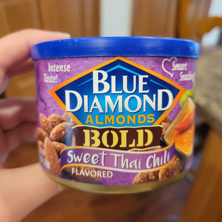 photo of Blue Diamond Sweet Thai Chili Almonds shared by @veganwildflower on  01 Jan 2022 - review