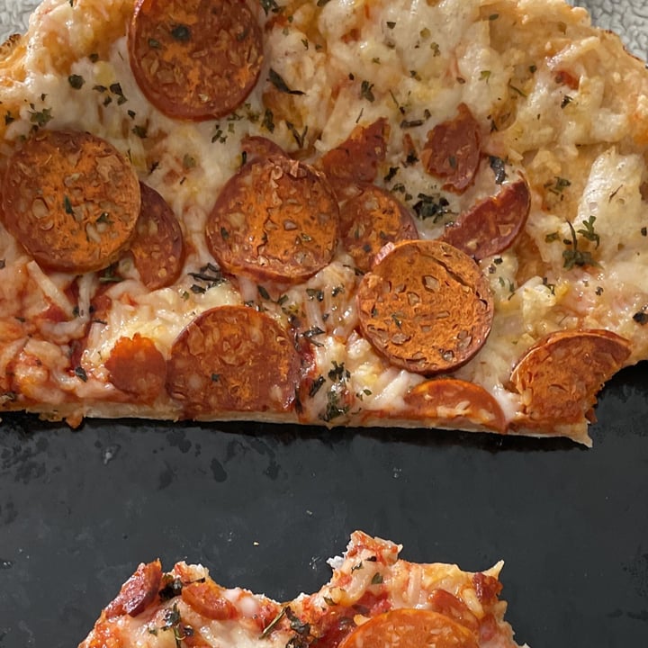 photo of Flatbread Company Vegan Pizza shared by @lys405 on  08 Apr 2022 - review
