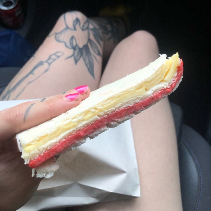 photo of Almacén De La Plaza Vegan Sándwich De Miga "Jamón Y Queso" shared by @qyqyqyqyqy on  21 Jan 2022 - review