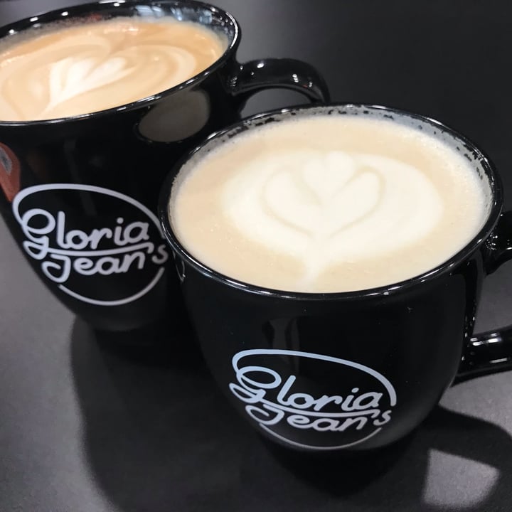 photo of Gloria Jean's Coffees Marina Square Flat White With Soy Milk shared by @oakandbamboo on  23 Mar 2022 - review