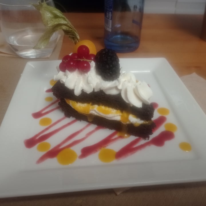 photo of Sabores de Sandra VEGAN Restaurant Tarta de chocolate shared by @alejandro-alvaro on  08 Aug 2022 - review