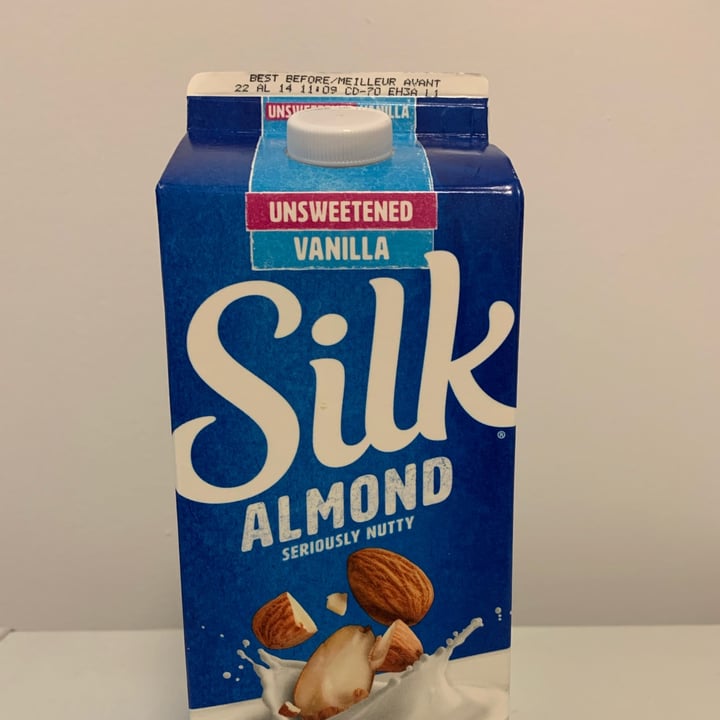 photo of Silk Silk Almond Unsweetened Vanilla shared by @louisg on  15 Mar 2022 - review